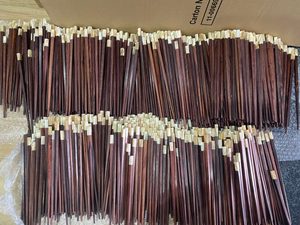[ALTA CALIDAD] Palillos de Madera de Diseño Clásico Old Carpenter House Gem Le, Superficie Lisa, Ecológicos y Reutilizables para Comer - Product Image 3