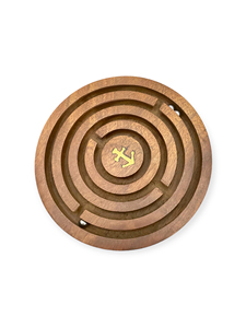 Jeu de labyrinthe en bois naturel artisanal de 6 pouces avec boule en acier, jeu de table classique pour le divertissement familial en intérieur - Product Image 4