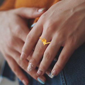 Anillo de Oro Elegante con Doble Corazón, Acabado Dorado de Lujo, Anillo de Amor para Mujer, Banda Abierta, Joyería de Moda, Regalo - Product Image 2