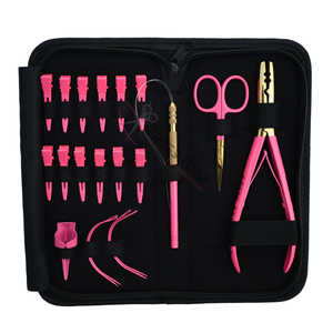 Kit de herramientas Elite Pink para extensiones de cabello con alicates de crimpado de 2 orificios, agujas curvas para enhebrar, separador de cabello y mini tijeras. - Product Image 1