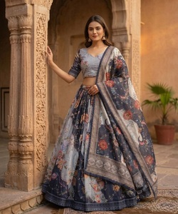 Lehenga Choli de Diseño Étnico Tradicional Indio para Bodas, con Estampado Digital y Bordado, para Ocasiones Especiales, para Mujeres - Product Image 1