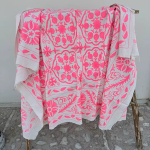Couette en coton style vintage avec broderie artisanale colorée - Product Image 1