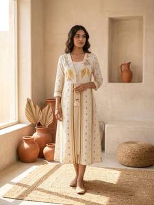 Vente en gros de tenues ethniques Kurta, vêtements ethniques de créateur pour femmes, tenues pour cérémonies de mariage disponibles à la vente - Product Image 5