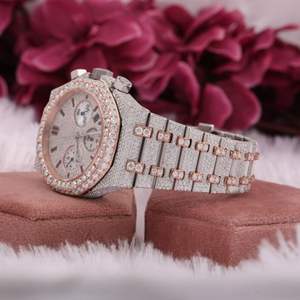 Reloj de Lujo Estilo Hip Hop con Caja de Aleación, Movimiento de Cuarzo, Esfera de 40 mm, Cristal, Correa de 20 mm, Diamantes Moissanite Cultivados en Laboratorio VVS - Product Image 2