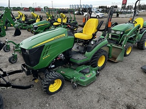 Tractor compacto usado John Deere 1025R en oferta, precio de fábrica, completo con cargador, plataforma de corte de 60 pulgadas, 21 horas de uso, excelente y asequible. - Product Image 4