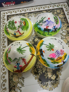 Chapeau conique traditionnel vietnamien Non La Hat, écologique, fait main, en feuilles de palmier naturelles, pour la décoration, la protection solaire et les événements culturels - Product Image 6