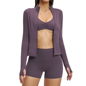 Conjunto de Yoga de Dos Piezas para Mujer con Logotipo Personalizado, Top Corto de Color Sólido, Pantalones Cortos de Cintura Alta, Ropa Deportiva de Spandex y Poliéster sin Costuras - Product Image 2