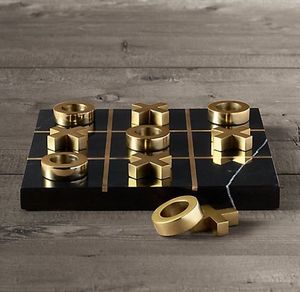 Juego de Tic Tac Toe de Mármol Negro Premium con Piezas de Latón Dorado Cepillado X y O, Tablero de Mesa Clásico Moderno Decorativo - Product Image 1