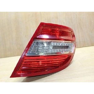 ไฟท้ายขวามือสองสำหรับรถยนต์ C-class รุ่น A2048202064R - Product Image 2
