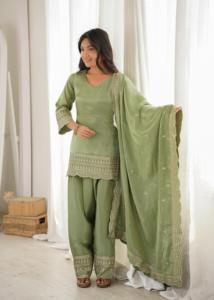Traje Salwar Verde Satinado Bordado con Cuello en V, Manga Larga, Corte Holgado, Uso Diario Informal, Cintura Elástica, Tejido Transpirable - Product Image 6