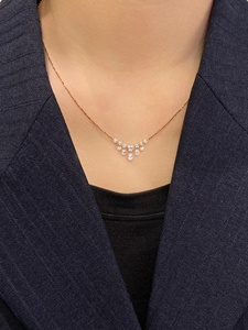Collar con colgante de diamante talla pera y corte redondo en oro amarillo con acento de corazón, elegante collar nupcial para mujer, regalo de boda para ella - Product Image 1