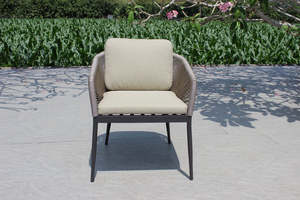 Juego de Comedor para Exteriores Luva Designer con Detalles de Cuerda y Estructura Metálica - Product Image 3