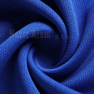 Tenue de football en tissu à séchage rapide, idéale pour l'entraînement sportif en équipe et les tournois – Performance respirante et légère - Product Image 6
