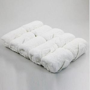Serviette de toilette 100% coton tissée durable pour utilisation en avion - Product Image 3