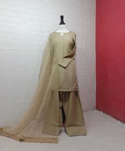 Ensemble FARSHI SHALWAR 3 pièces prêt-à-porter en pure soie brute, avec dupatta en organza doux, coutures de qualité et perles sur le dupatta. - Product Image 6