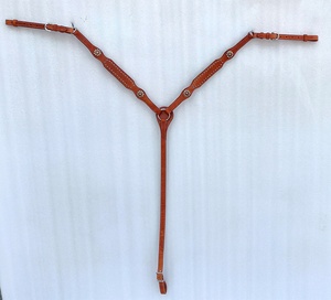 Al por mayor: Pechopetral de cuero artesanal estilo western para equitación de barriles, senderismo y ocio, grabado, personalizable en color, logotipo y diseño. - Product Image 1