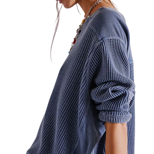 Camiseta de Manga Larga con Cuello Redondo y Logotipo Personalizado, Estilo Casual, Tejido Waffle Grueso de 210 g/m², 100% Algodón, Corte Holgado, Color Negro, para Mujer - Product Image 3