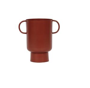 Vase en métal rouge mat minimaliste |   Porte-fleurs géométrique en fer avec poignées |   Vase décoratif scandinave contemporain pour fleurs - Product Image 1