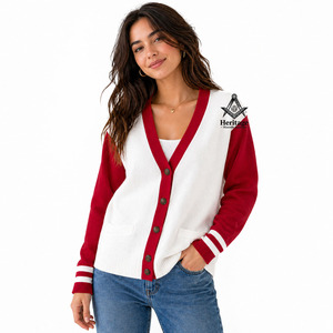 Suéter de punto para mujer con logotipo bordado de letras griegas Delta Sigma en acrílico rojo, venta al por mayor de regalia masónica herencia, personalizado - Product Image 1
