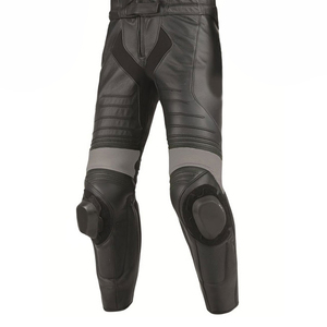 Passez des longues distances en toute confort avec un ensemble de moto en cuir deux pièces, style combinaison de moto, pour chaque trajet en portant une combinaison de moto en cuir. - Product Image 3