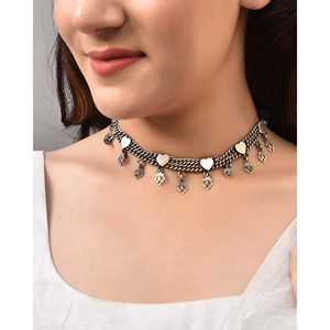 Collar Gargantilla Fino con Línea Plateada en Forma de Corazón Meera Jaipur - Product Image 1