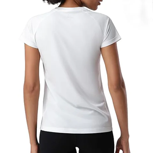 เสื้อยืดกีฬาสีขาวสำหรับผู้ชายและผู้หญิง พิมพ์ลายตามสั่ง ขายส่ง ผ้าโพลีเอสเตอร์ 100% สำหรับวิ่งและออกกำลังกาย แห้งเร็ว - Product Image 3