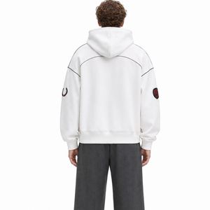 Diseñado con tela suave y transpirable para una máxima comodidad y rendimiento durante todo el día. Sudadera con capucha extragrande para hombre. - Product Image 2