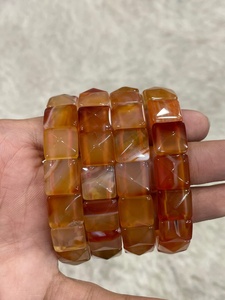 สร้อยข้อมือรูปพีระมิดหลากสี สร้อยข้อมือรูปพีระมิดหลากสี สร้อยข้อมือหินซาป สร้อยข้อมือดีไซน์รูปพีระมิด สร้อยข้อมือแฟชั่นหลากสีสัน - Product Image 1