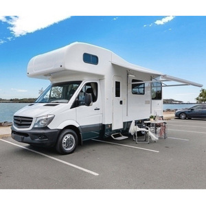 Autocaravana de lujo en venta con interior moderno y equipamiento completo para viajes. - Product Image 6