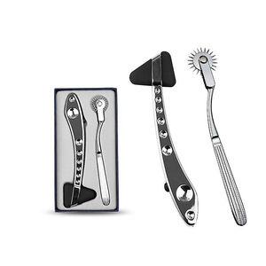 Diagnostique Neurochirurgical Médical : Diapason de diagnostic combiné avec marteau de réflexes manuel, disponible en version avec porte-aiguille et de qualité professionnelle - Product Image 1