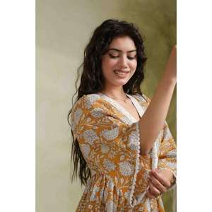 เดรสสั้นทรงเอพิมพ์ลายดอกไม้ ผ้าฝ้าย 100% เป็นมิตรกับสิ่งแวดล้อม ซักได้ เอวธรรมชาติ เหมาะสำหรับใส่ลำลองและใส่ทุกวัน - Product Image 5