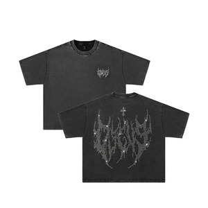 เสื้อยืดผู้ชาย OEM ลายกราฟิกประดับเพชร สีดำฟอก ทรงโอเวอร์ไซส์ สกรีนโลโก้ได้ สตรีทแวร์ ไซส์พลัส ทรงบ็อกซี่ ฟิต ทรงดิสเทรส - Product Image 1