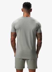 เสื้อยืดแขนสั้นคอกลมทรงเข้ารูปสีเทาอ่อนสำหรับผู้ชาย - Product Image 3