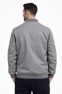 เสื้อแจ็คเก็ตบอมเบอร์สีเทาพรีเมียมสำหรับผู้ชาย คอปกผ้าฟลีซอุ่นสบาย ซิปหน้า สวมใส่สบายในฤดูหนาว ทรงเข้ารูป น้ำหนักเบา กันลม ดีไซน์ทันสมัย - Product Image 3