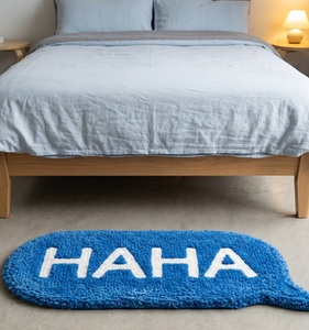 Tapis en laine tufté à la main avec motif textuel HAHA de qualité supérieure, tapis d'appoint doux et moelleux antidérapant, tapis décoratif moderne pour la décoration de la maison - Product Image 1