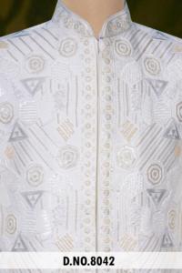 Sherwani en soie Vergo ivoire pour homme, style Indo-Occidental, avec perles et sequins, motif géométrique, tenue ethnique moderne pour marié - Product Image 5