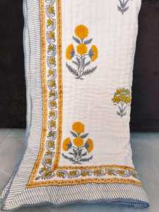 Couette et couvre-lit réversibles faits main en coton Jaipuri Razai, imprimés à la main par blocs floraux, motif botanique - Product Image 2