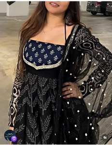 Fournisseur en gros de robes en soie chinon à imprimé numérique pour femmes, avec latkan dori fantaisie et dupatta en organza, entièrement cousues, de haute qualité - Product Image 4