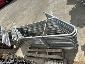 Barandillas de Escalera de Acero Galvanizado, Diseño Industrial, Montaje en Suelo - Product Image 3