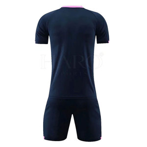 Conjunto de camisetas y pantalones cortos de fútbol ligeros, hechos con material que absorbe el sudor y con costuras reforzadas para mayor durabilidad. - Product Image 2