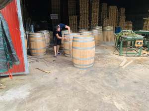 [BEST SELLER] |   Mini fût en bois de chêne artisanal pour l'âge du vin, le stockage des spiritueux, la décoration de bar à domicile ou de restaurant, Vietnam - Product Image 2
