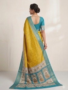Sari Amarillo de Algodón con Borde Azul y Pallu Bordado para Mujer, Traje Tradicional Indio para Bodas, Protección Solar y Absorción de Humedad - Product Image 2