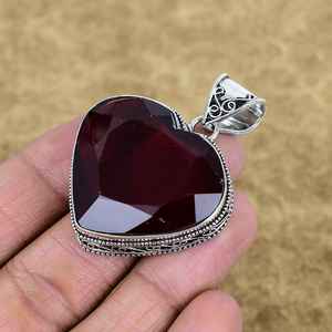 Pendentif en grenat du Mozambique facetté, minimaliste, en argent sterling 925, pierre précieuse en forme de cœur rouge, bijoux vintage - Product Image 1