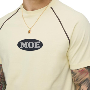 T-shirt en coton pour homme avec manches raglan, détails de couture contrastés et logo central sur la poitrine, fabrication OEM sous marque privée - Product Image 3