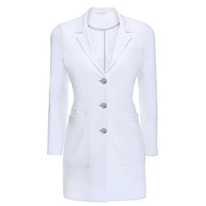Uniforme Médico OEM de Alta Calidad: Bata Blanca con Cuello Mao y Pantalones Cortos Unisex de Tela de Lana Peinada para Detección de Agujas - Product Image 1