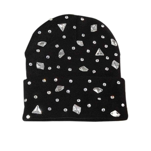 Bonnet en tricot noir personnalisé avec strass en cristal tendance, doux et élastique, à revers, pour homme, accessoires d'hiver pour temps froid - Product Image 1
