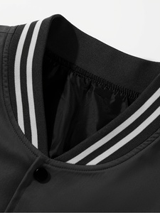 เสื้อแจ็คเก็ตสไตล์ Letterman แบบ unisex สำหรับใส่ลำลองทุกวัน ตกแต่งด้วยผ้าริบถัก ทรงพอดีตัว สวมใส่สบาย ดีไซน์ทันสมัยเหมาะกับการแต่งตัวแนวสตรีท - Product Image 4