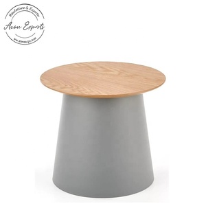 Table d'appoint moderne en MDF avec base en métal robuste pour un décor élégant de salon, design durable et utilisation quotidienne polyvalente à la maison - Product Image 1