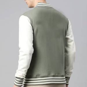 Veste varsity pour femme, dernière tendance streetwear, coupe confortable, nouvelle arrivée, respirante. - Product Image 3