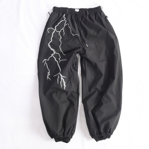 Pantalon de neige réfléchissant noir de haute qualité avec protection imperméable, isolation thermique et ajustement réglable pour l'hiver - Product Image 1